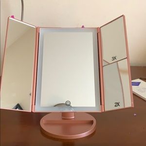 Makeup mirror